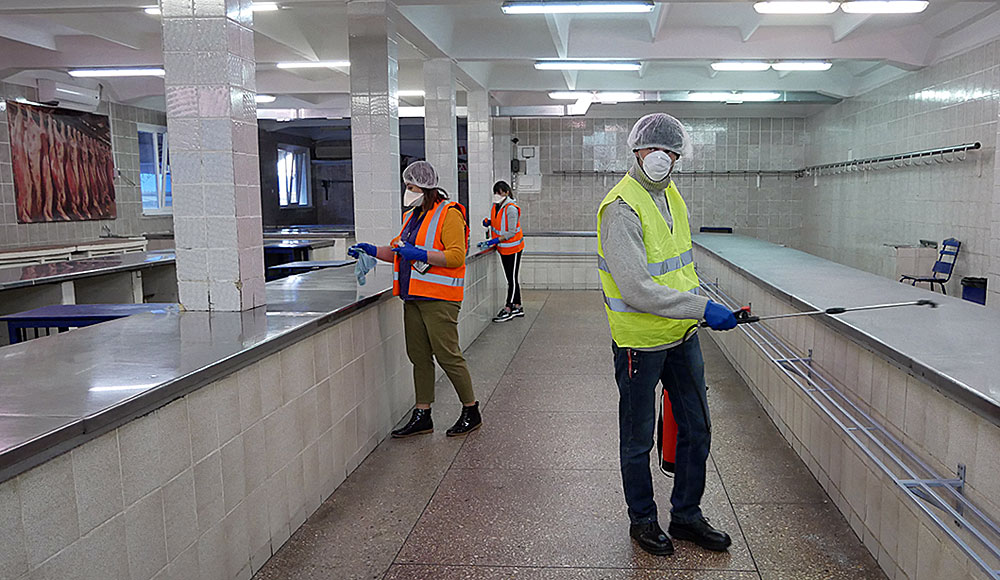 Чем больше людей скапливаются в конкретном помещении, тем более интенсивной должна быть здесь дезинфекция.