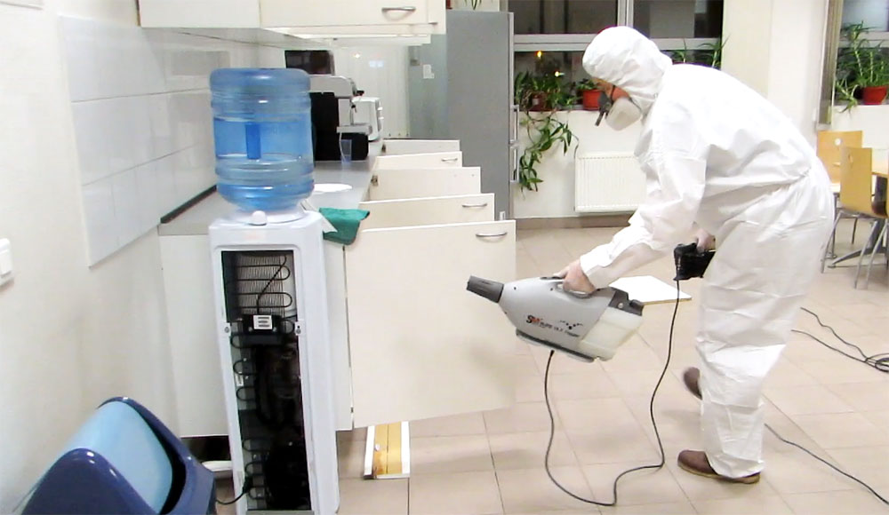 Pest-Control в столовой на заводе.